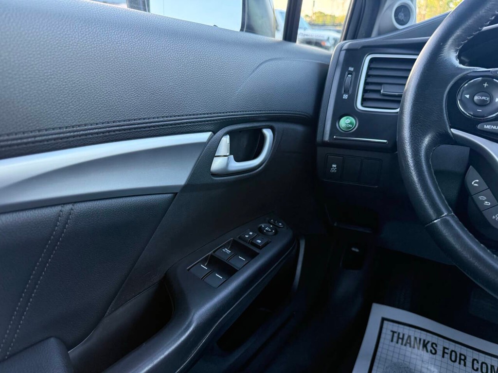 Honda Civic Sedan Vehicle Full-screen Gallery Image 30