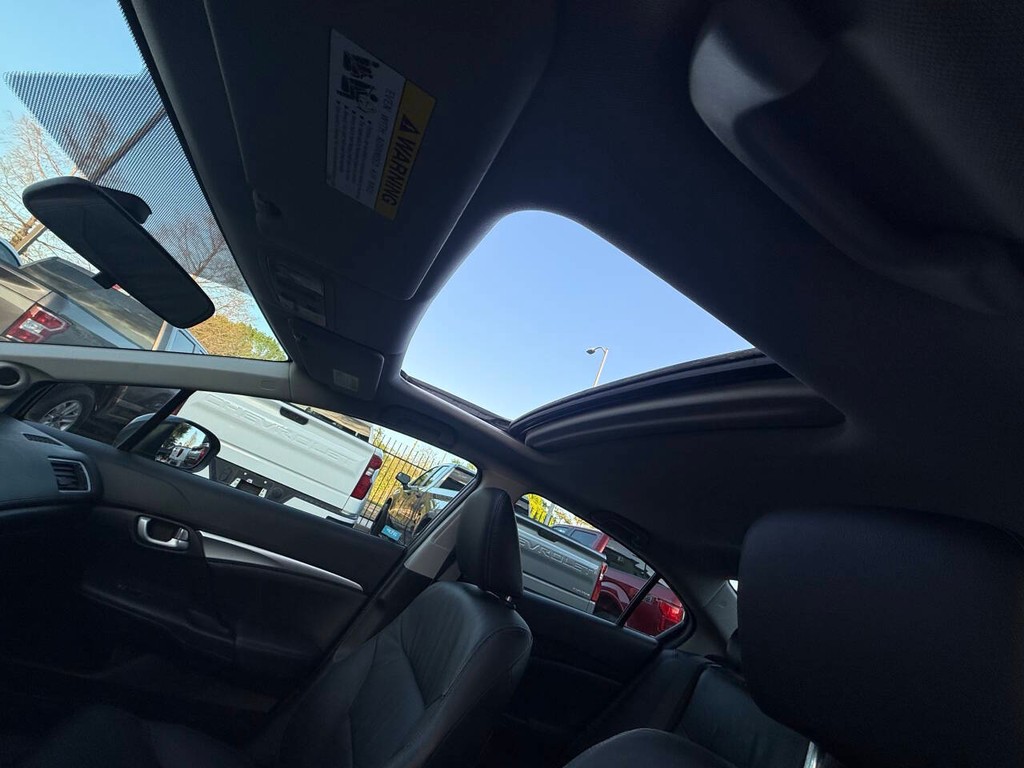 Honda Civic Sedan Vehicle Full-screen Gallery Image 31