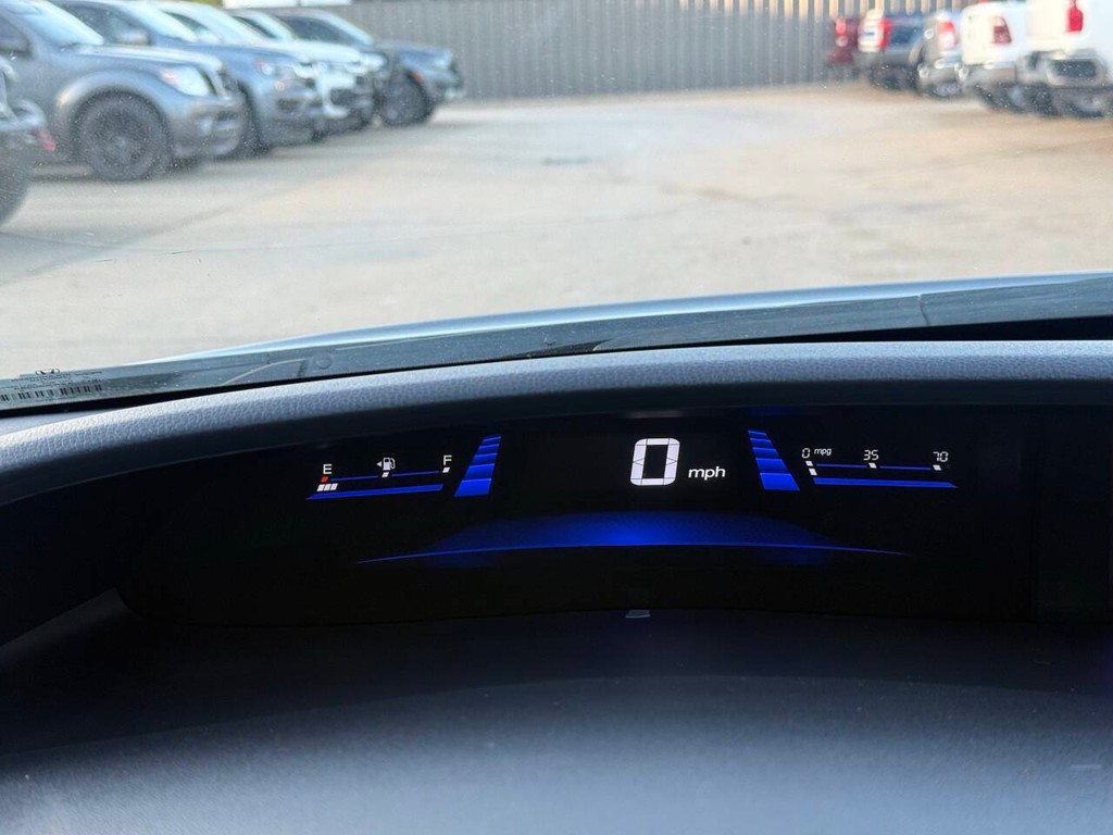 Honda Civic Sedan Vehicle Full-screen Gallery Image 34