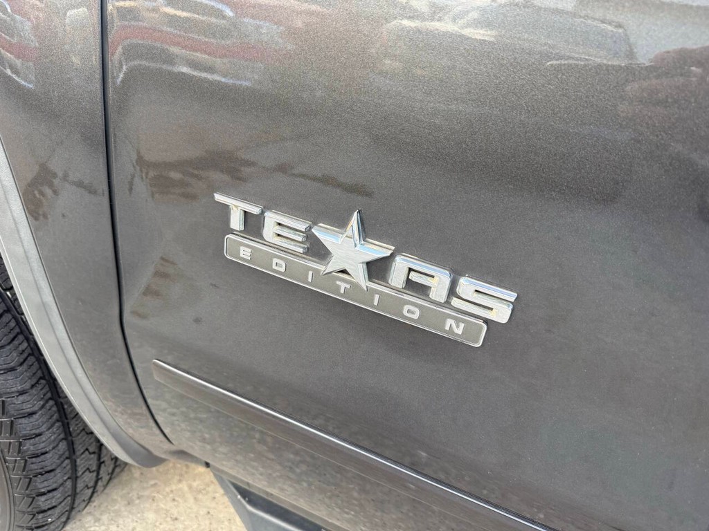 GMC Sierra 1500 Vehicle Full-screen Gallery Image 29