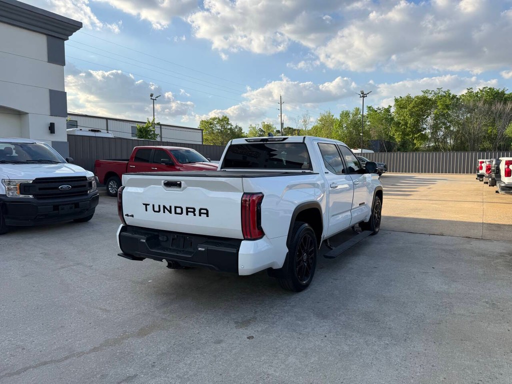 Toyota Tundra 4WD Vehicle Full-screen Gallery Image 05