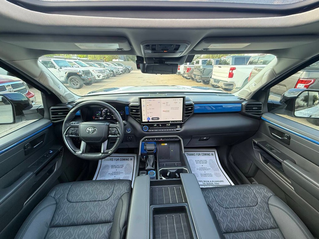 Toyota Tundra 4WD Vehicle Full-screen Gallery Image 18