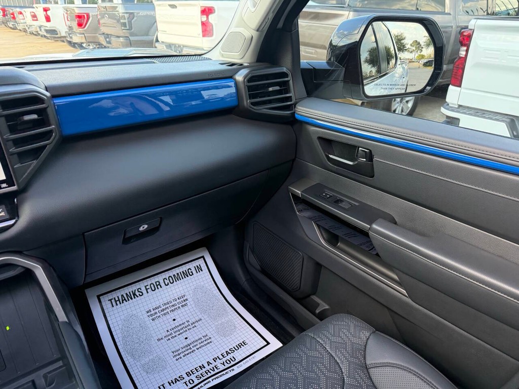 Toyota Tundra 4WD Vehicle Full-screen Gallery Image 20