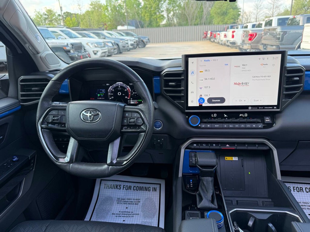 Toyota Tundra 4WD Vehicle Full-screen Gallery Image 21