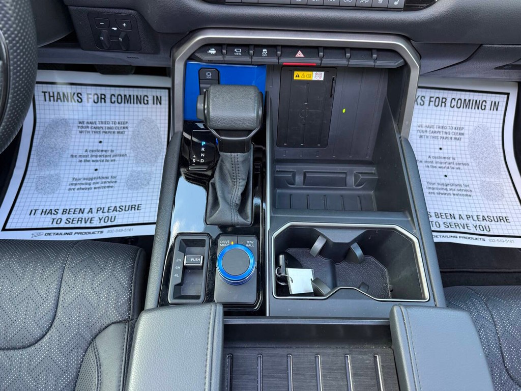 Toyota Tundra 4WD Vehicle Full-screen Gallery Image 29