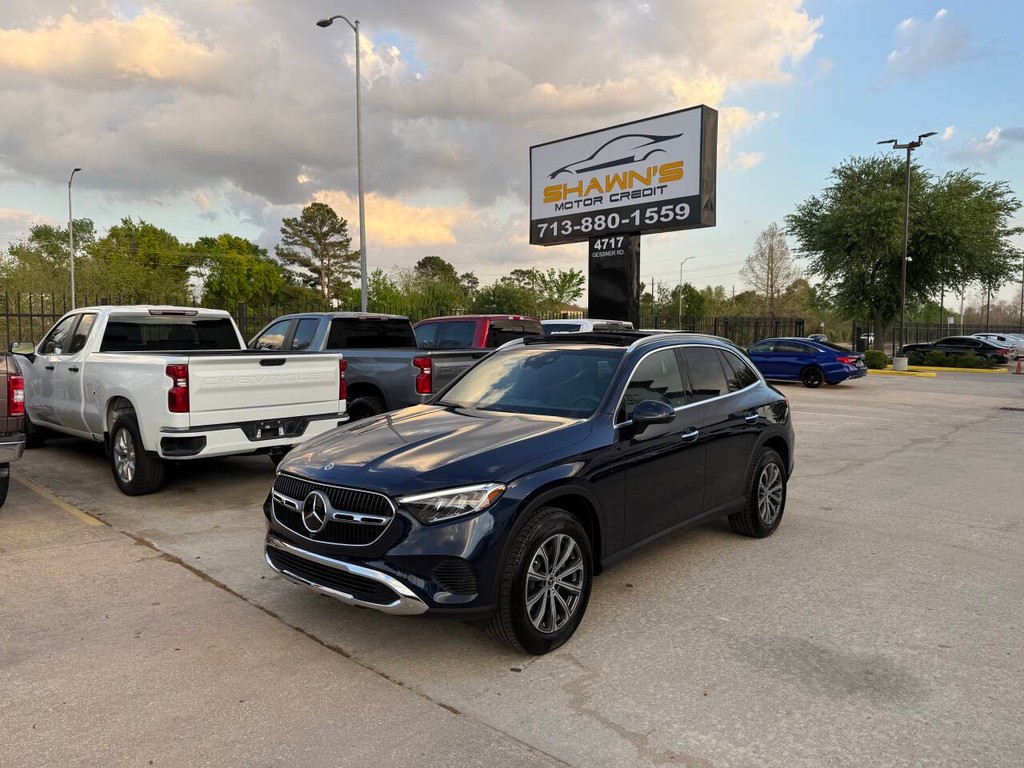 Mercedes-Benz GLC Vehicle Full-screen Gallery Image 45