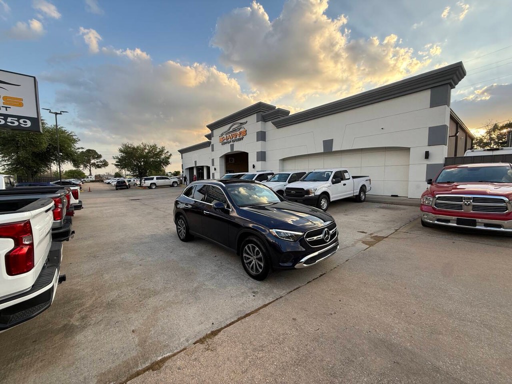 Mercedes-Benz GLC Vehicle Full-screen Gallery Image 46