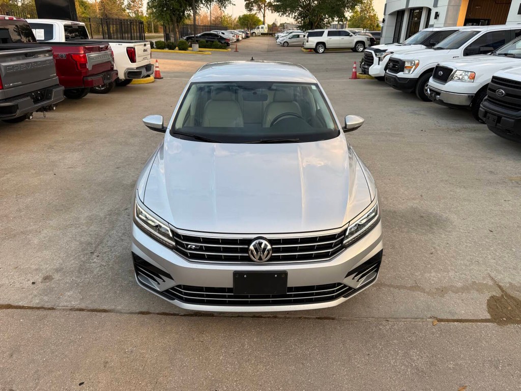 Volkswagen Passat Vehicle Full-screen Gallery Image 37