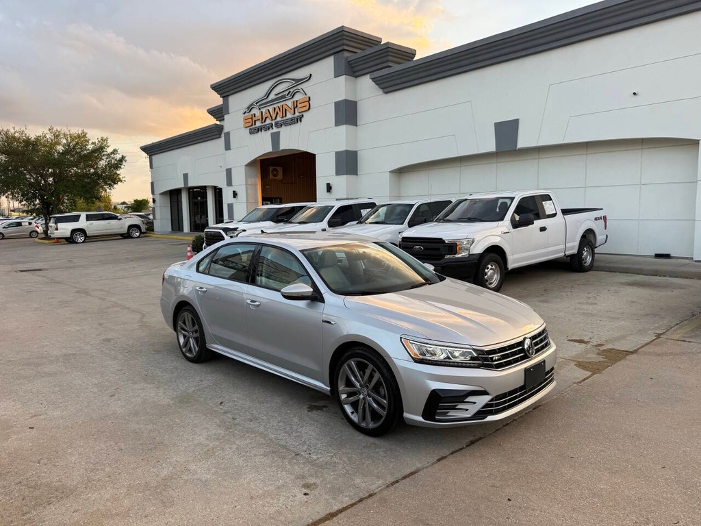 Volkswagen Passat Vehicle Full-screen Gallery Image 40