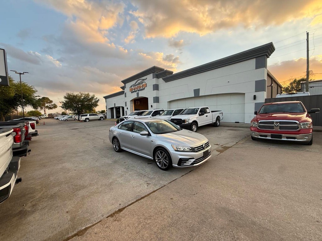 Volkswagen Passat Vehicle Full-screen Gallery Image 41