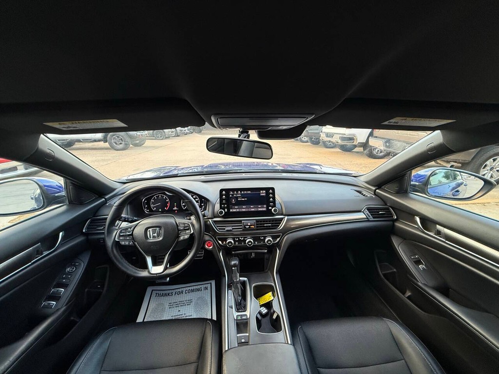 Honda Accord Sedan Vehicle Full-screen Gallery Image 18