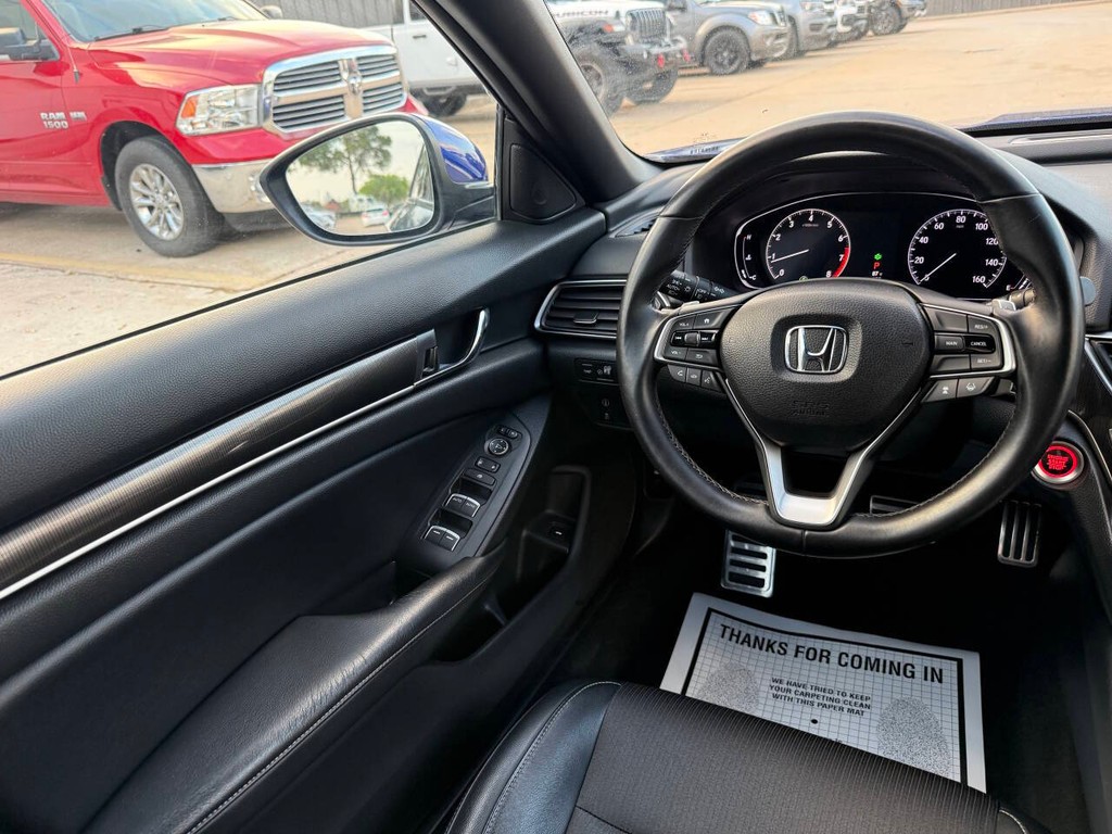 Honda Accord Sedan Vehicle Full-screen Gallery Image 19