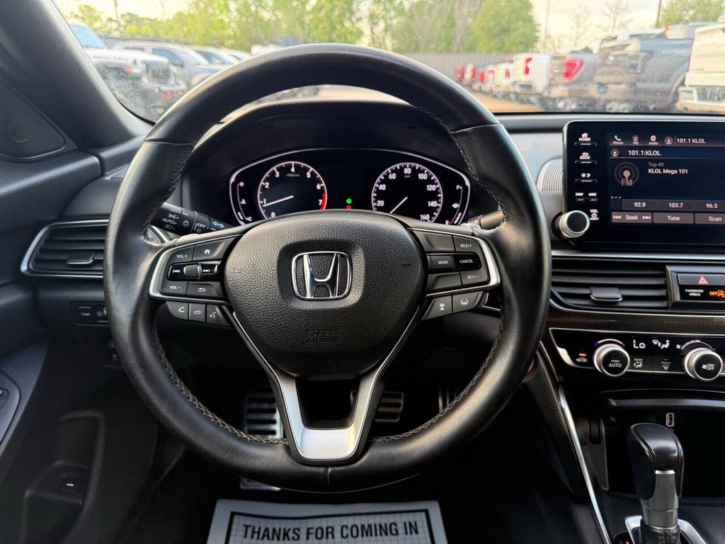 Honda Accord Sedan Vehicle Full-screen Gallery Image 22