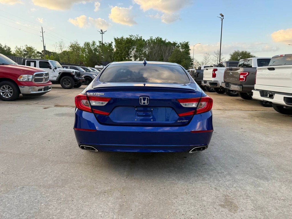 Honda Accord Sedan Vehicle Full-screen Gallery Image 36