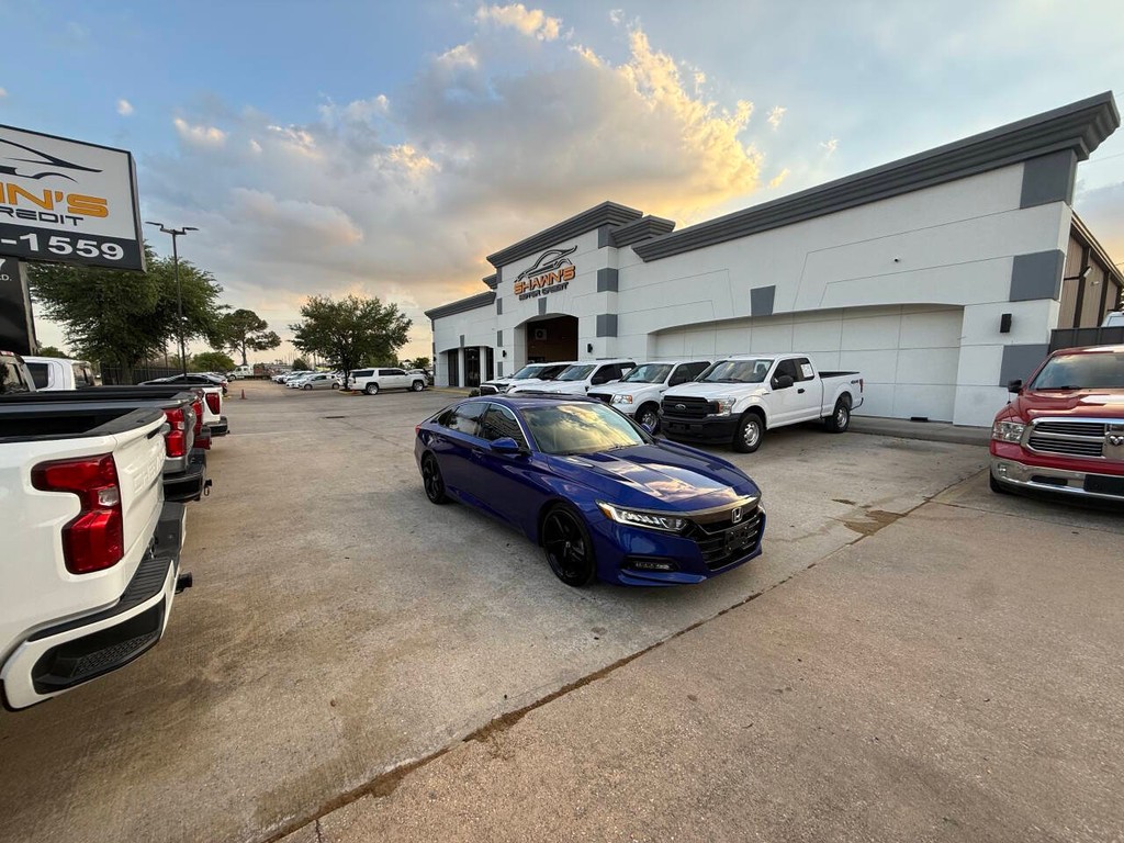 Honda Accord Sedan Vehicle Full-screen Gallery Image 42