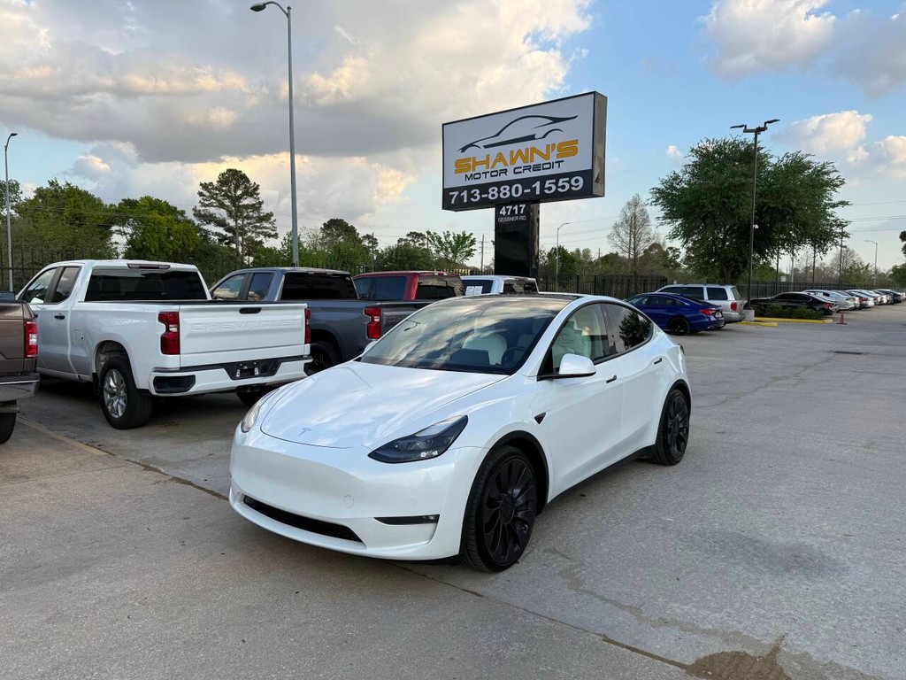 Tesla Model Y Vehicle Full-screen Gallery Image 41