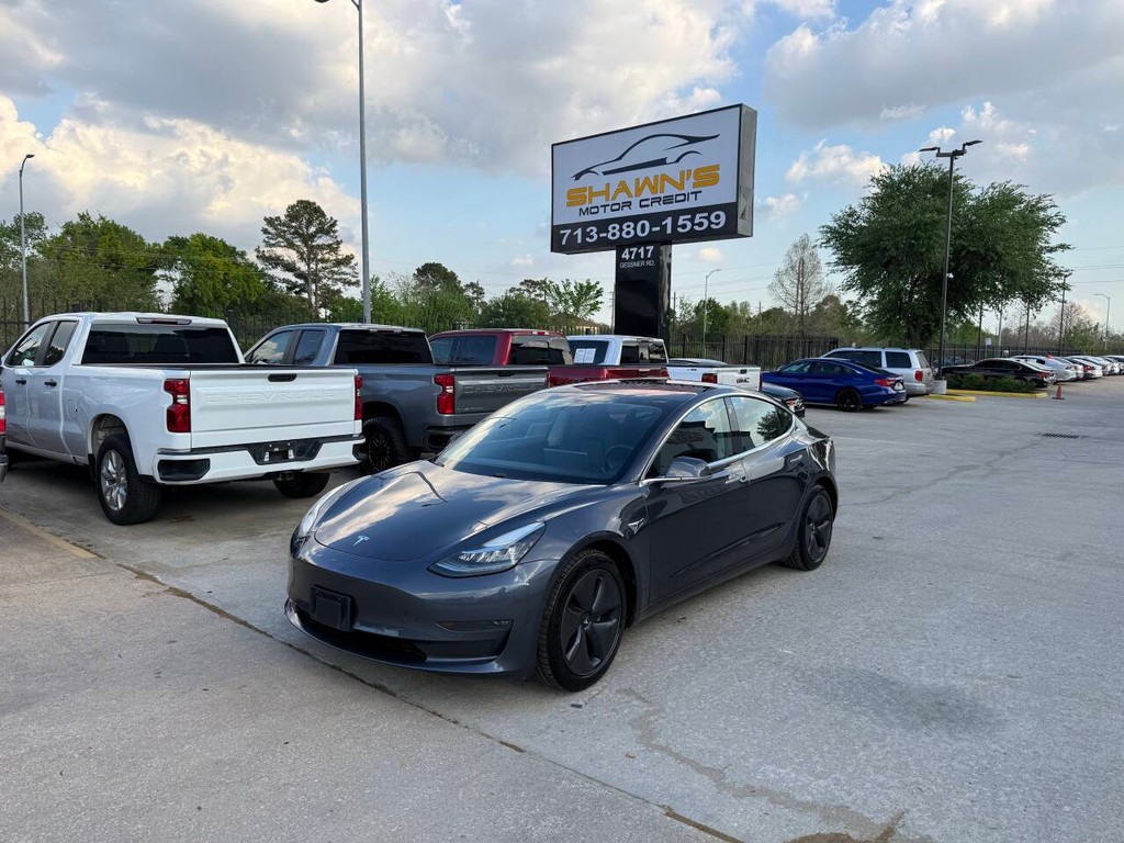 Tesla Model 3 Vehicle Full-screen Gallery Image 03