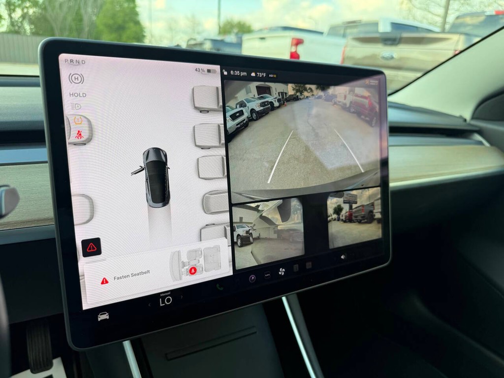Tesla Model 3 Vehicle Full-screen Gallery Image 26