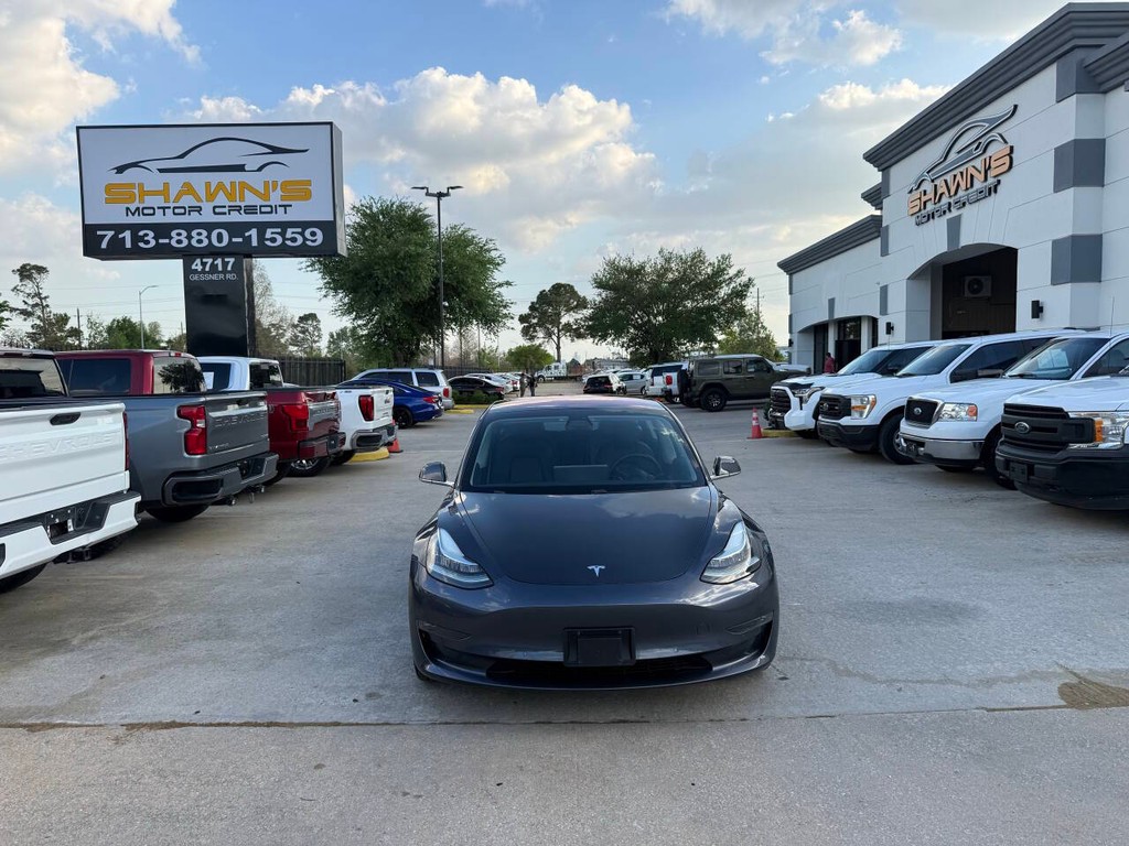 Tesla Model 3 Vehicle Full-screen Gallery Image 36