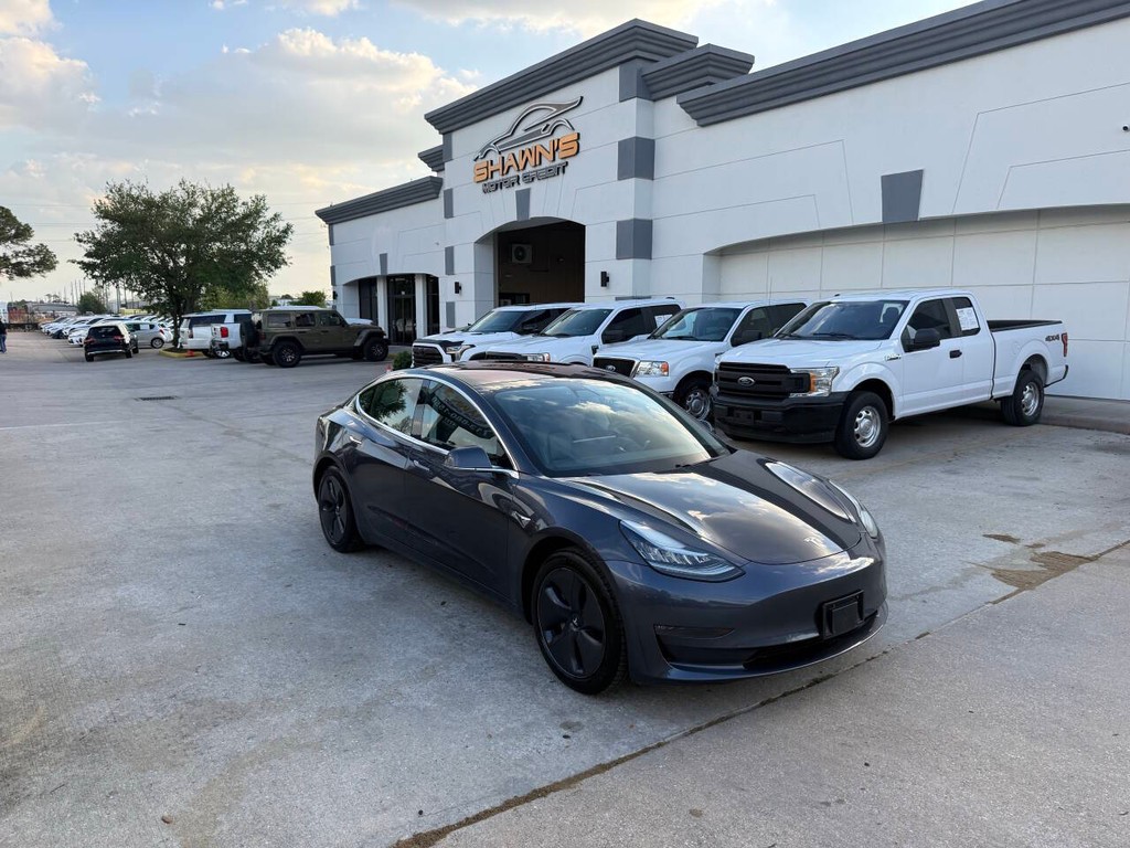 Tesla Model 3 Vehicle Full-screen Gallery Image 38