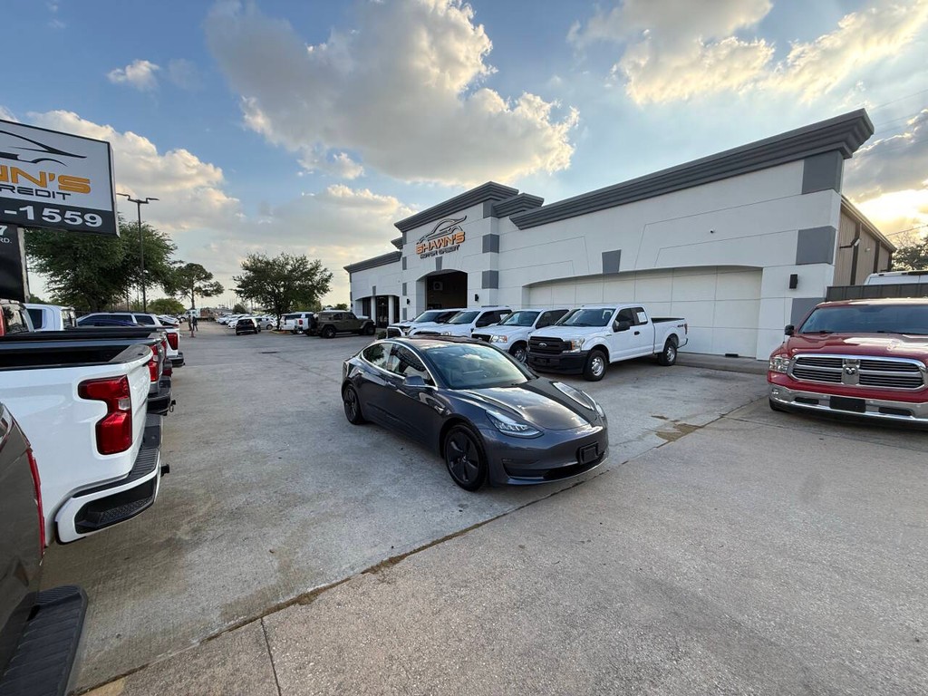 Tesla Model 3 Vehicle Full-screen Gallery Image 39