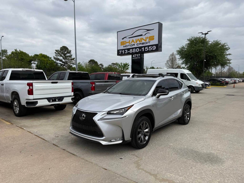 Lexus NX 200t Vehicle Full-screen Gallery Image 03