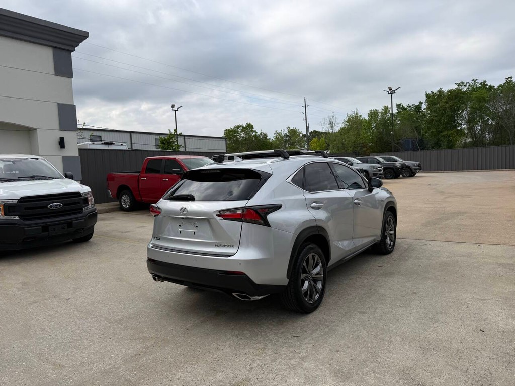 Lexus NX 200t Vehicle Full-screen Gallery Image 05