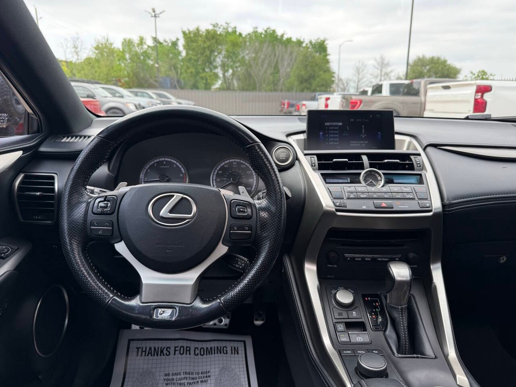 Lexus NX 200t Vehicle Full-screen Gallery Image 21