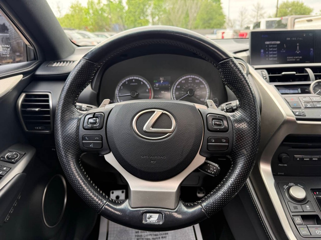 Lexus NX 200t Vehicle Full-screen Gallery Image 22