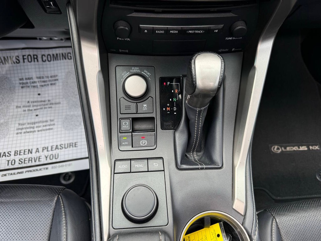 Lexus NX 200t Vehicle Full-screen Gallery Image 29