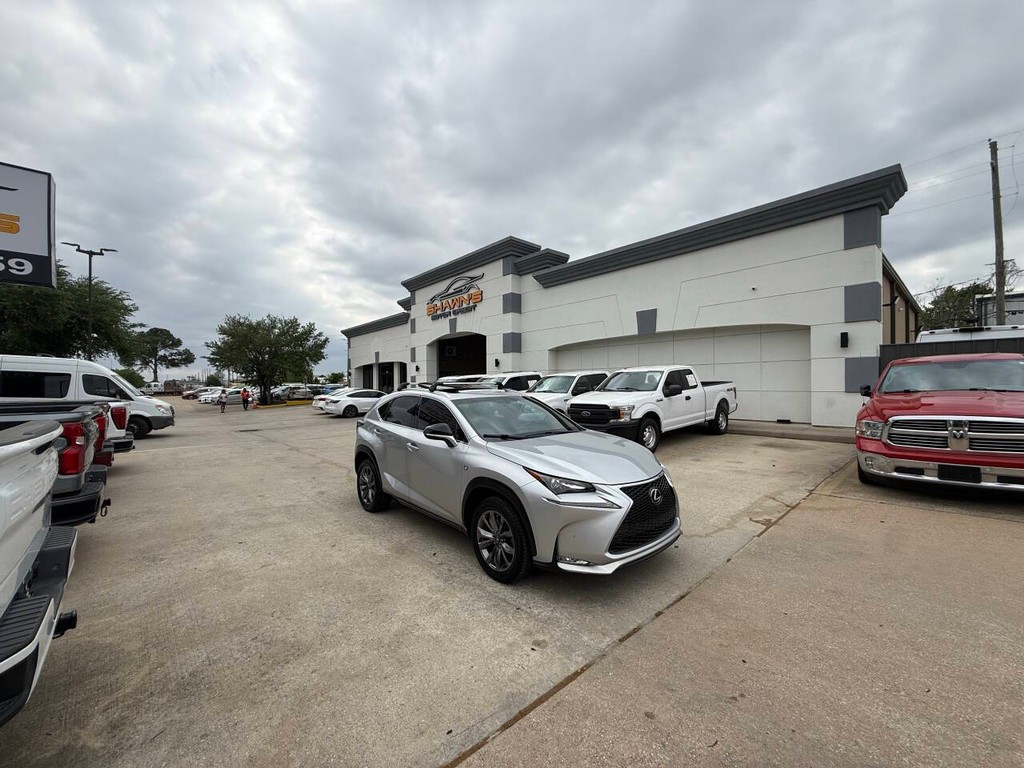 Lexus NX 200t Vehicle Full-screen Gallery Image 46