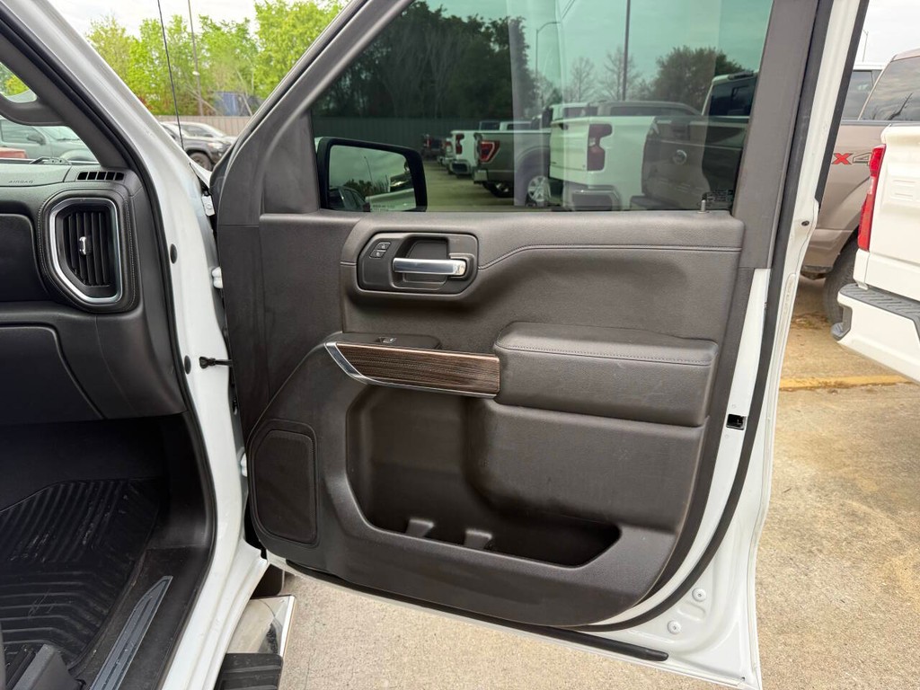 Chevrolet Silverado 1500 Vehicle Full-screen Gallery Image 11