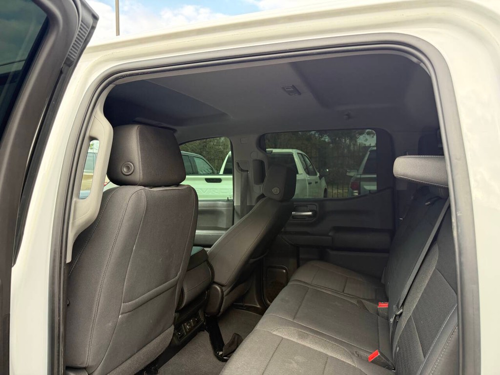 Chevrolet Silverado 1500 Vehicle Full-screen Gallery Image 12