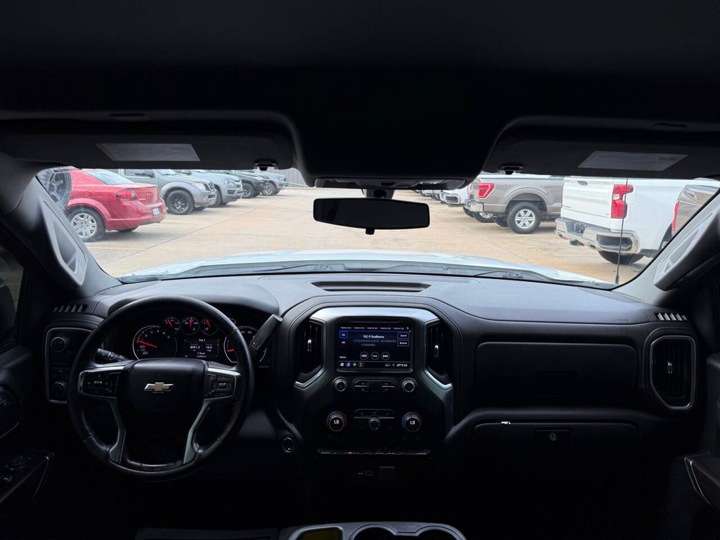 Chevrolet Silverado 1500 Vehicle Full-screen Gallery Image 17