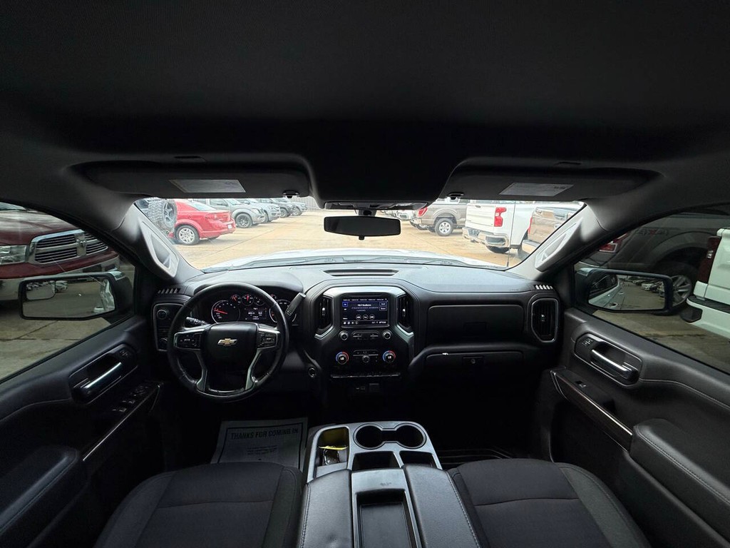 Chevrolet Silverado 1500 Vehicle Full-screen Gallery Image 18