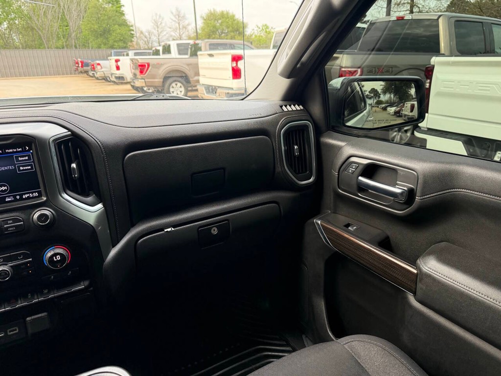 Chevrolet Silverado 1500 Vehicle Full-screen Gallery Image 20