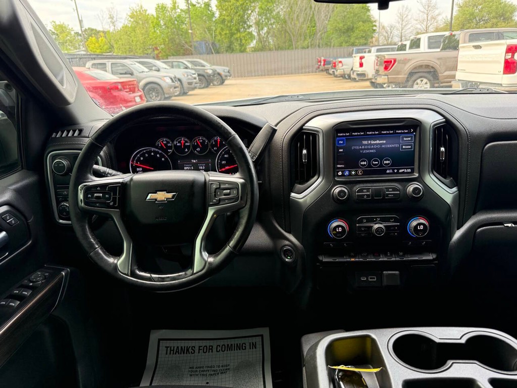 Chevrolet Silverado 1500 Vehicle Full-screen Gallery Image 21