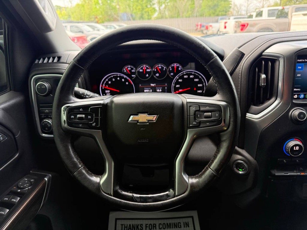 Chevrolet Silverado 1500 Vehicle Full-screen Gallery Image 22