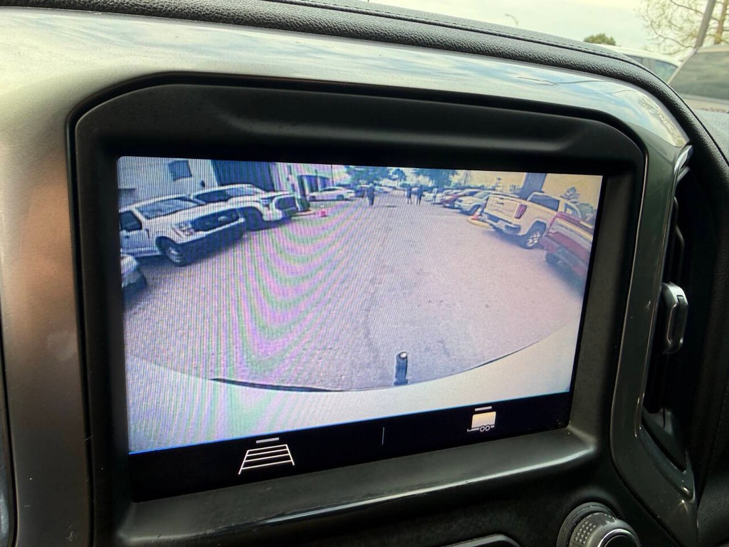 Chevrolet Silverado 1500 Vehicle Full-screen Gallery Image 27