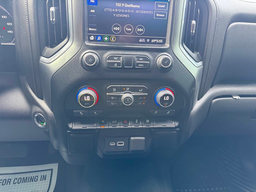 Chevrolet Silverado 1500 Vehicle Full-screen Gallery Image 28