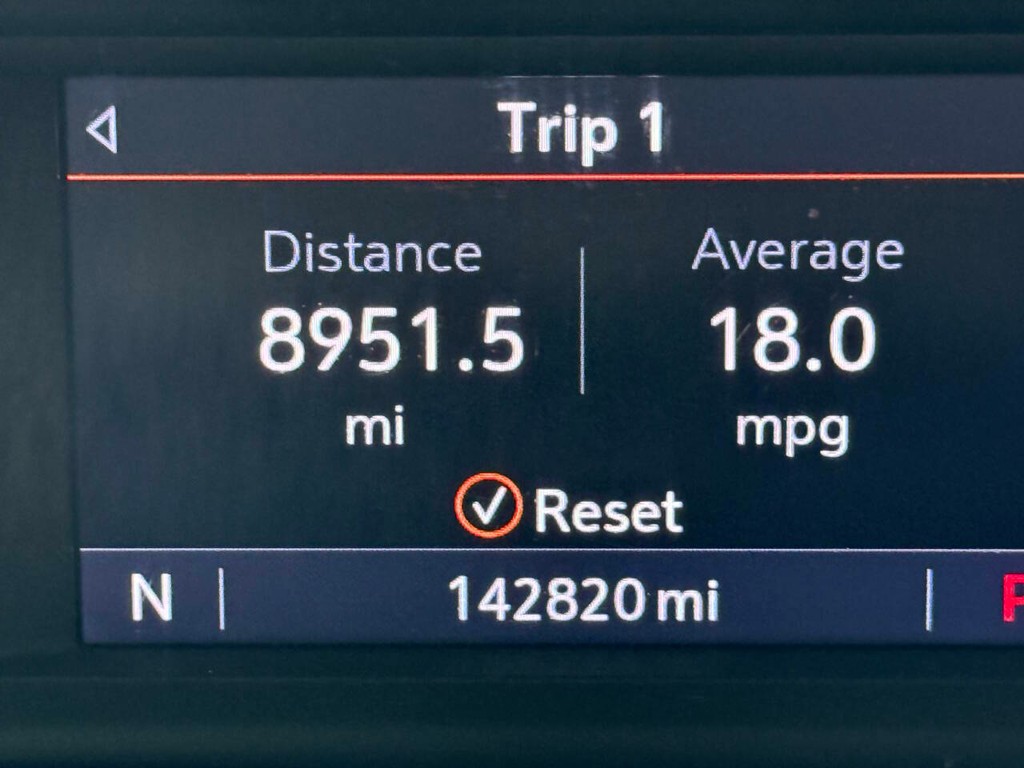 Chevrolet Silverado 1500 Vehicle Full-screen Gallery Image 31