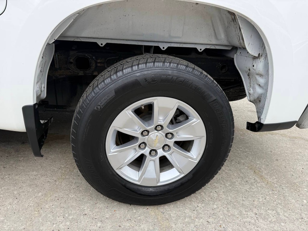 Chevrolet Silverado 1500 Vehicle Full-screen Gallery Image 34