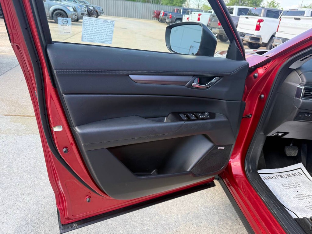 Mazda CX-5 Vehicle Full-screen Gallery Image 08