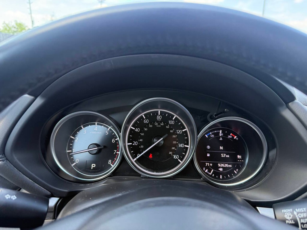 Mazda CX-5 Vehicle Full-screen Gallery Image 30