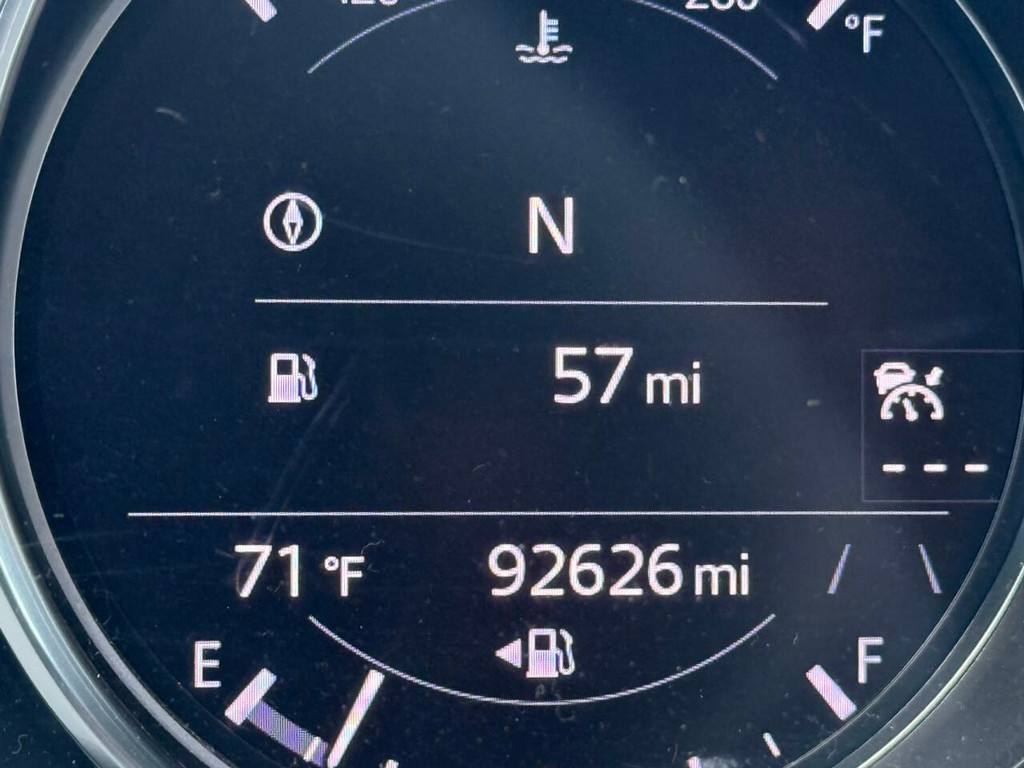 Mazda CX-5 Vehicle Full-screen Gallery Image 31