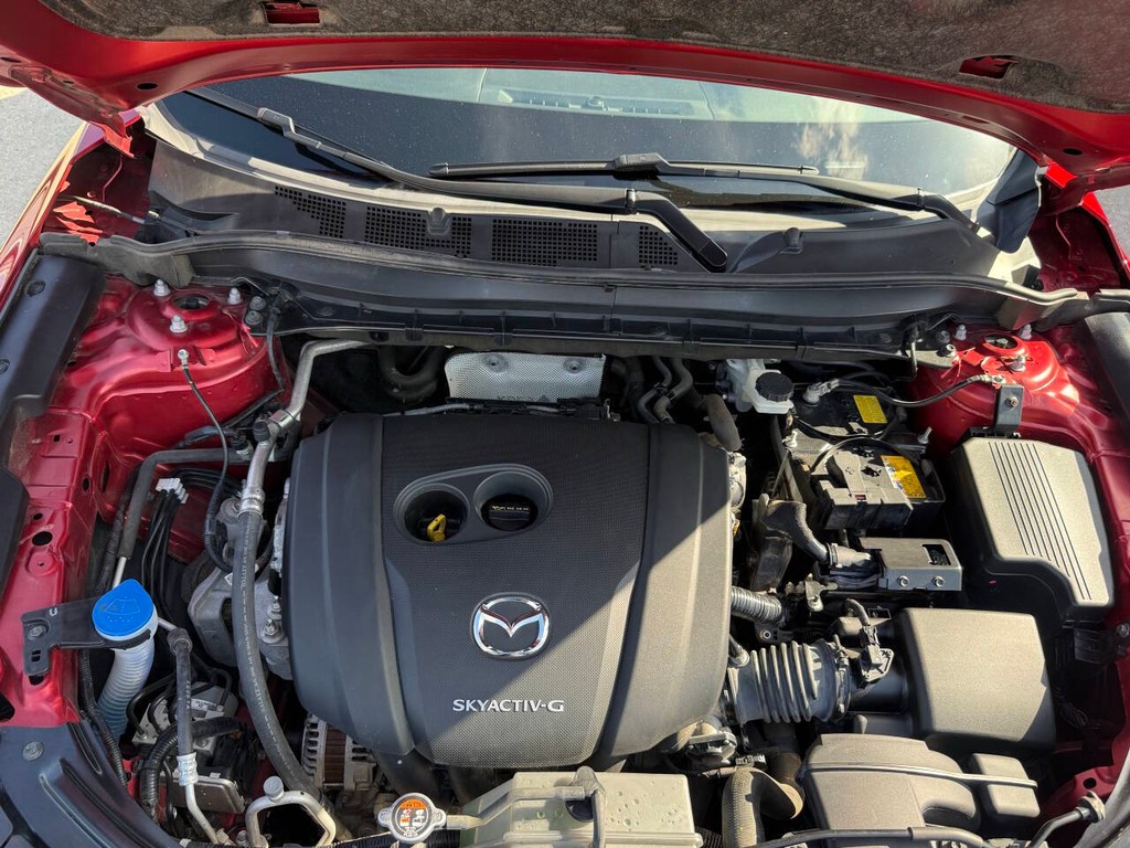 Mazda CX-5 Vehicle Full-screen Gallery Image 33