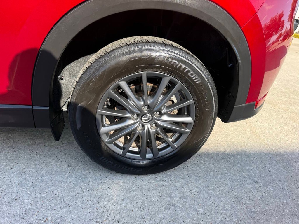 Mazda CX-5 Vehicle Full-screen Gallery Image 34