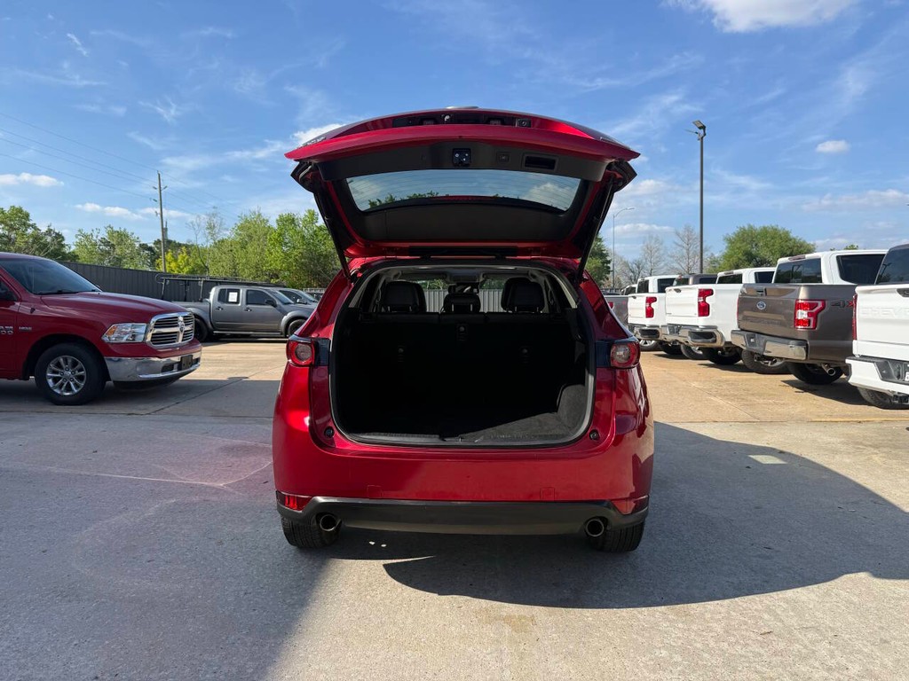 Mazda CX-5 Vehicle Full-screen Gallery Image 35