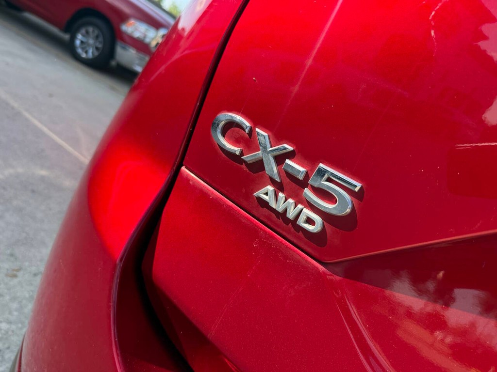 Mazda CX-5 Vehicle Full-screen Gallery Image 37