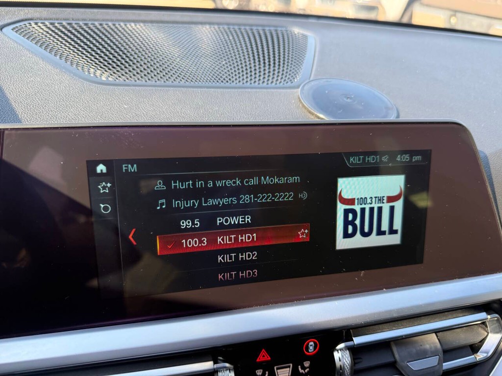 BMW 3 Series Vehicle Full-screen Gallery Image 25